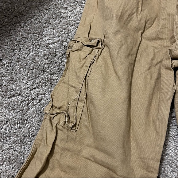 Pretty Little Thing Tan Cargo Pants Size 4 with pockets and cuffed ankles - Picture 3 of 8